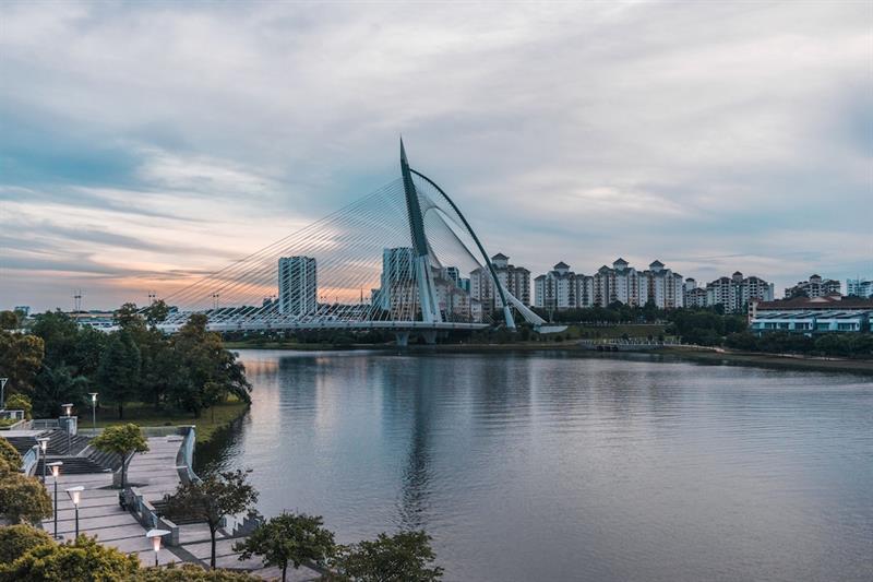 제니스 푸트라자야 호텔 외부 사진 View of the bridge
